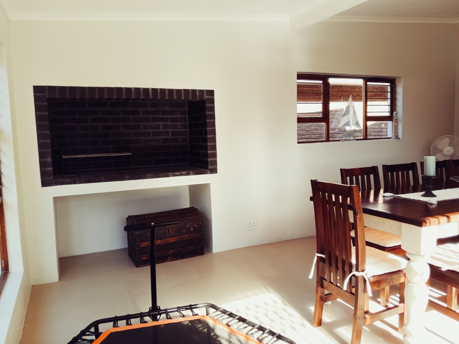 6 Bedroom Property for Sale in Bayview Western Cape